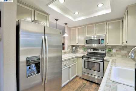 45 Crystal Gate Ct Hayward, CA 94544