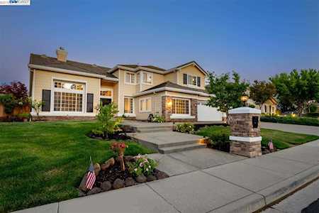 8213 Regency Dr Pleasanton, CA 94588