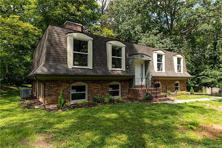 6211 E Valley View Drive Greenville, IN 47124