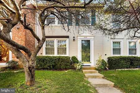 8661 Bent Arrow Ct Springfield, VA 22153