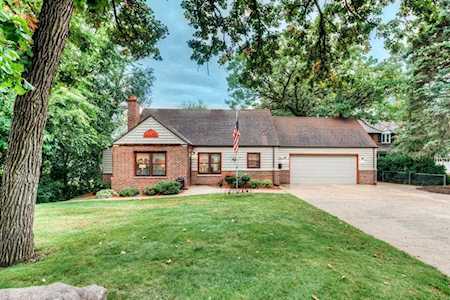4049 Shoreline Drive Robbinsdale, MN 55422