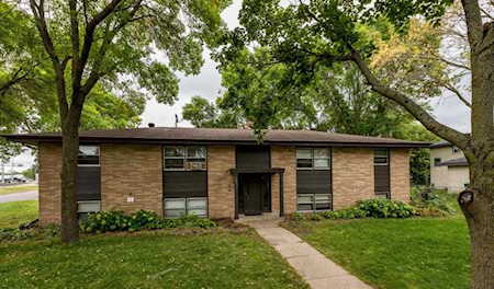 5146 Edgewood Avenue N Crystal, MN 55428