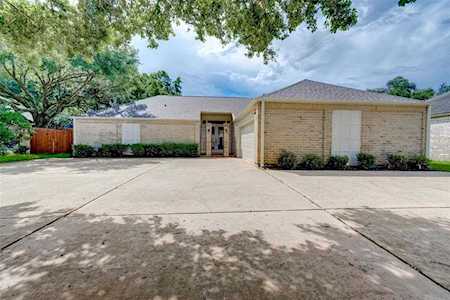 1830 Country Club Blvd Sugar Land, TX 77478