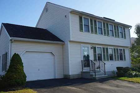 36 Lamplighter Lane Chelmsford, MA 01863