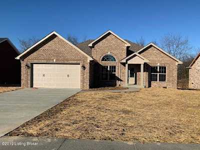 422 Meadowcrest Dr Mt Washington, KY 40047