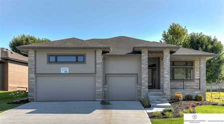 10045 Emiline St La Vista, NE 68128