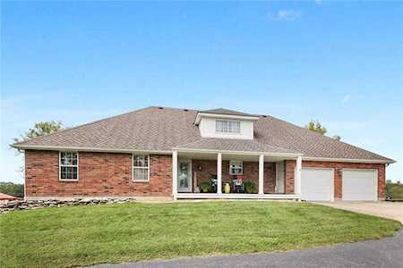 10404 S Outer Belt Rd Oak Grove, MO 64075