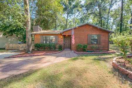 6215 Alamo Drive Tallahassee, FL 32303