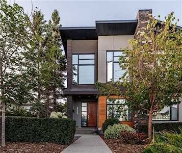 8330 46 Avenue NW Calgary, AB T3B 1Y5