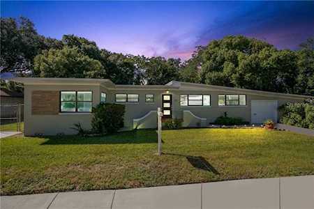 2610 Corrine Drive Orlando, FL 32803
