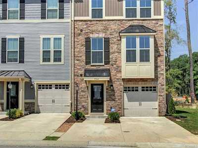 7942 Wistar Woods Ct Richmond, VA 23228