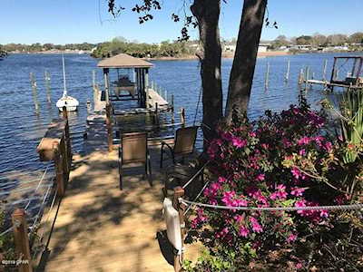 1703 Tyndall Dr Panama City, FL 32401