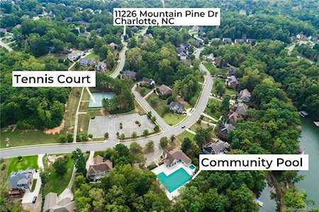 11226 Mountain Pine Dr Charlotte, NC 28214