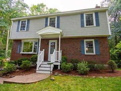 8 Fogg Dr Durham, NH 03824