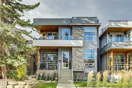 1728 32 Avenue SW Calgary, AB T2T 1V9