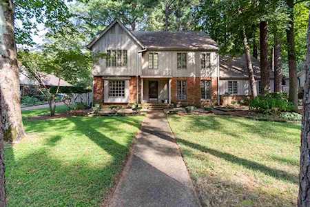 2136 Wentworth Ln Germantown, TN 38139
