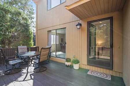 1 Leland Farm Rd #1 Ashland, MA 01721
