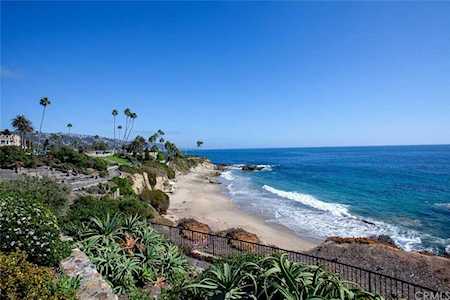 572 Cliff Drive Laguna Beach, CA 92651