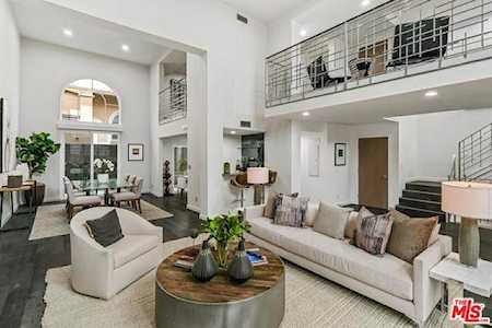 11978 Mayfield Avenue #2 Los Angeles, CA 90049