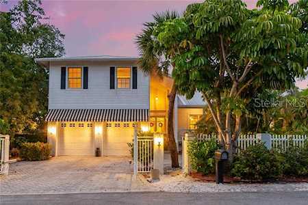221 Garden Lane Sarasota, FL 34242