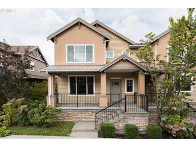 705 NW Falling Waters Ln #104 Portland, OR 97229
