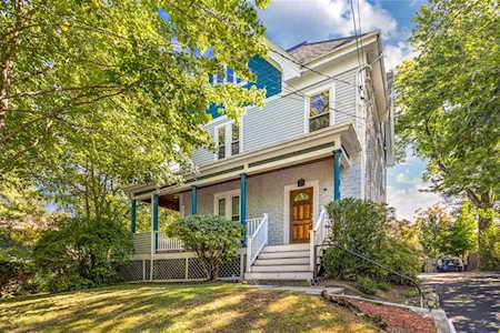 8 Oakland Ave #8 Newton, MA 02466