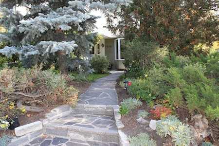 1516 Windsor Street NW Calgary, AB T2N 3X3