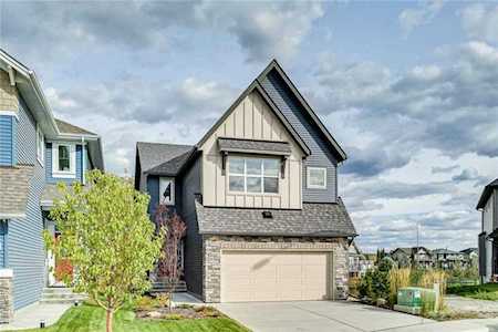 228 Walgrove Heath SE Calgary, AB T2X 2J1