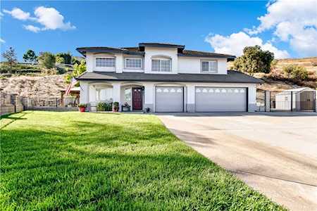 2710 Rockwood Drive Riverside, CA 92503