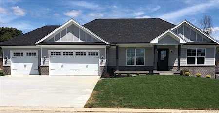 8816 Chestnut Hill Court Charlestown, IN 47111