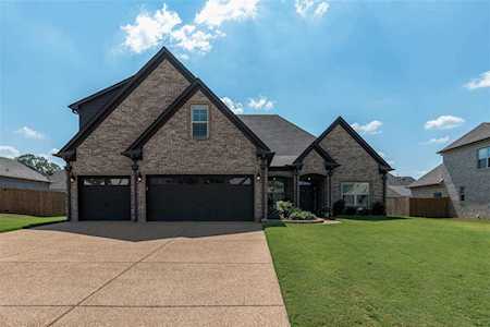 25 Pine Valley Dr Oakland, TN 38060