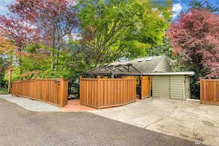 2100 109th Ave SE Bellevue, WA 98004