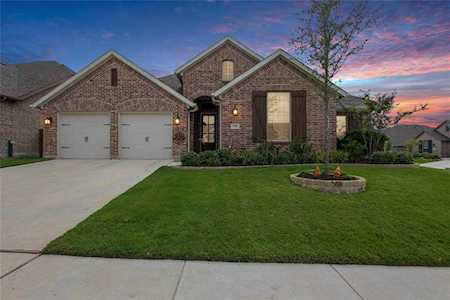 9700 Rexford Drive Fort Worth, TX 76131