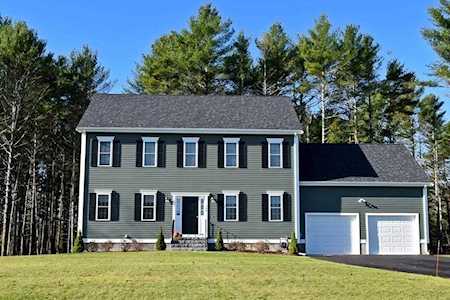 84 Martin Circle Rochester, MA 02770