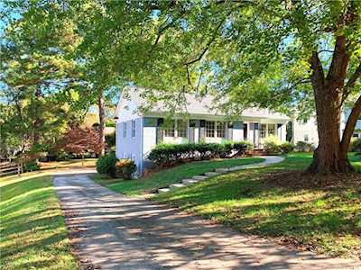 4015 Pemberton Dr Charlotte, NC 28210