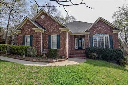 4616 Snow Dr Harrisburg, NC 28075