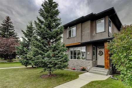 2403 Richmond Road SW #A Calgary, AB T2T 5E5