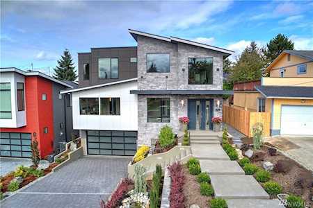 1124 N 30th St Renton, WA 98056