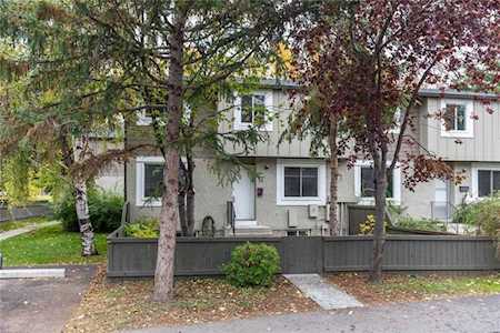 4936 Dalton Drive NW #10 Calgary, AB T3A 2E4