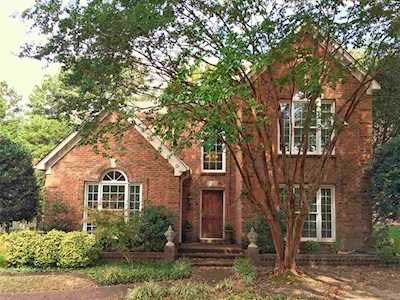 8854 Gainesway Dr Germantown, TN 38138