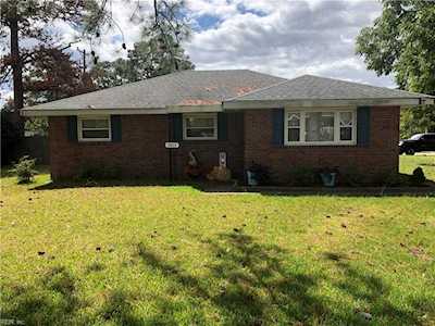 4813 Hatton Point Rd Portsmouth, VA 23703