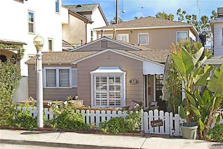 208 Amethyst Avenue Newport Beach, CA 92662