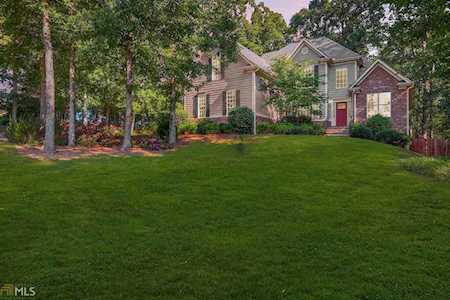 1330 Dove Creek Circ Winder, GA 30680