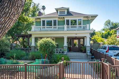 1165 N Los Robles Avenue Pasadena, CA 91104