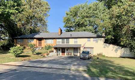5412 Saint Gabriel Ln Louisville, KY 40291