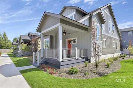 500 E Trackstand Ln Garden City, ID 83714
