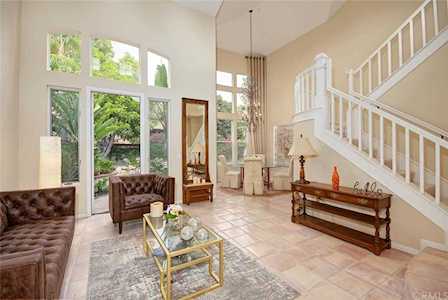 2515 Aquasanta Tustin, CA 92782