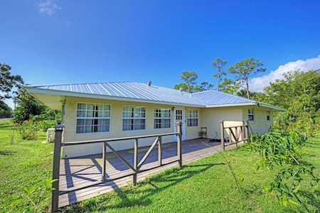 424 E Weatherbee Road Fort Pierce, FL 34982