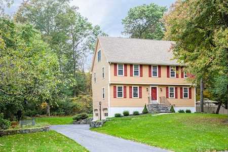 10 Apple Tree Lane Wilmington, MA 01887