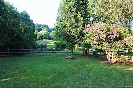 14335 Harvington Dr Huntersville, NC 28078